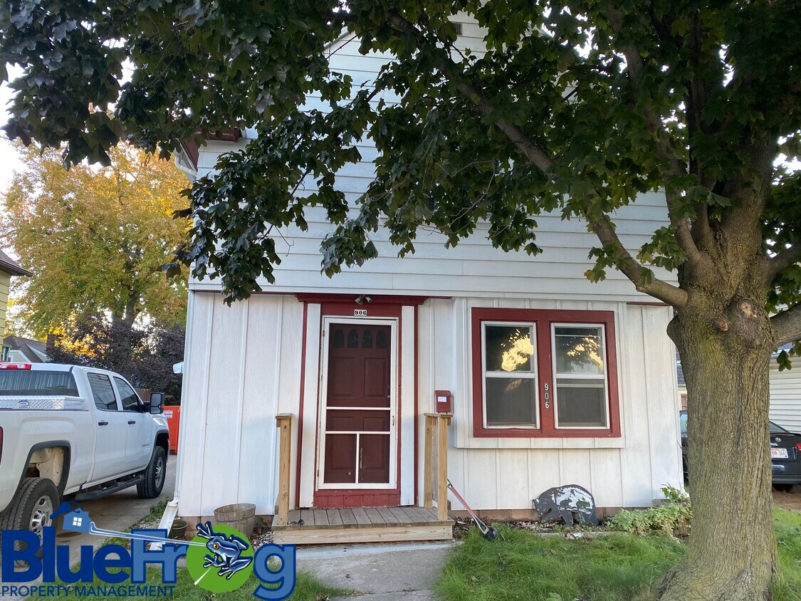 Primary Photo - 906 N Meade St