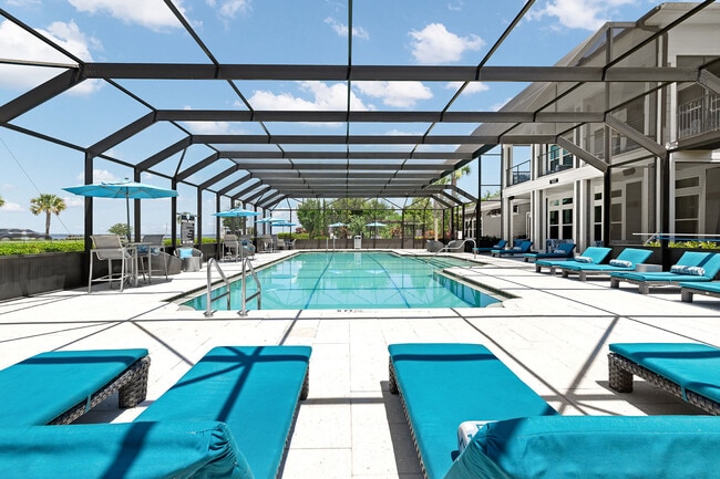 Building Photo - Vue on Lake Monroe