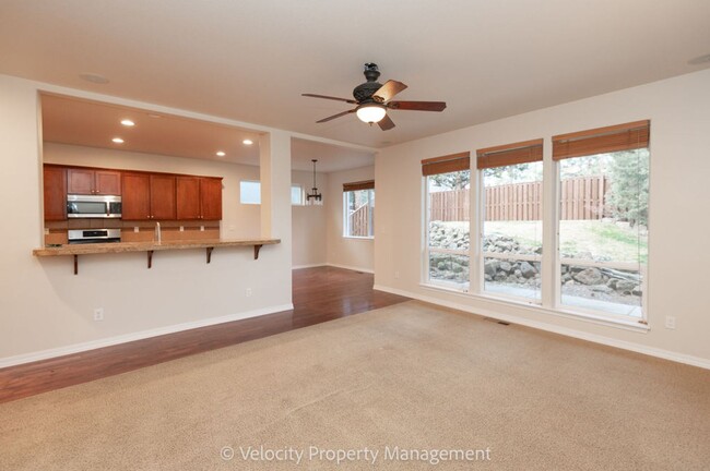 Foto del edificio - Desirable River Canyon Estates in SW Bend ...