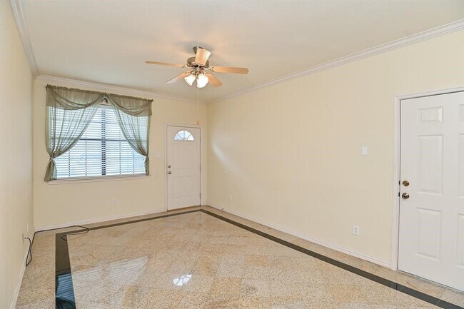 Foto del edificio - 9400 Bellaire Blvd