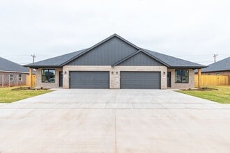 Building Photo - 8001 Sawdust Trl