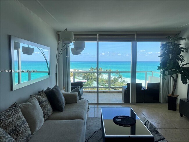 Foto del edificio - 5151 Collins Ave