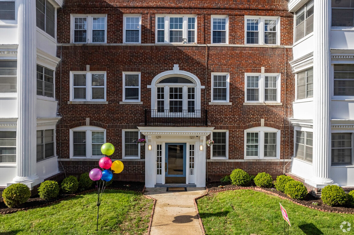 Brick House Apartments 127129 E 46th St Kansas City, MO