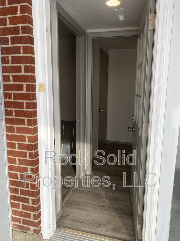 Foto del edificio - 4703 E 17th St
