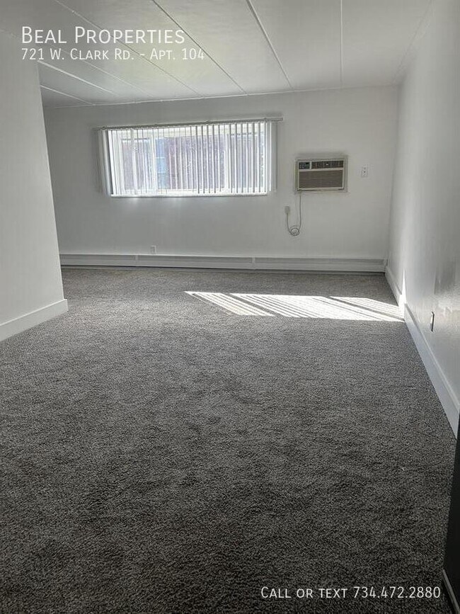 Foto del edificio - 721 W Clark Rd