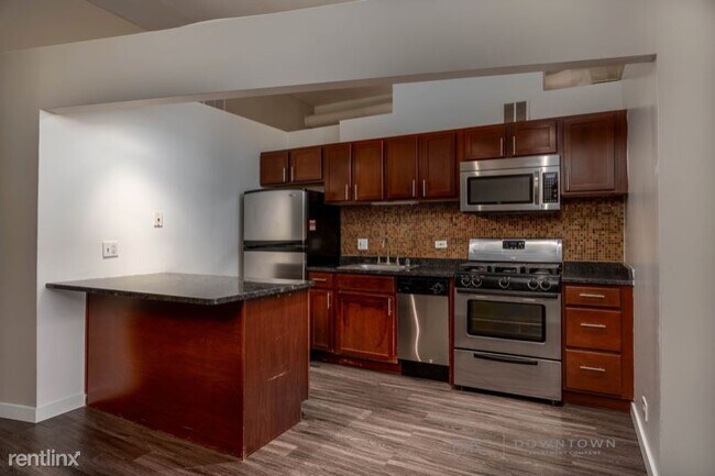 Foto del edificio - 2 br, 1.5 bath Condo - 1440 N. Wells St