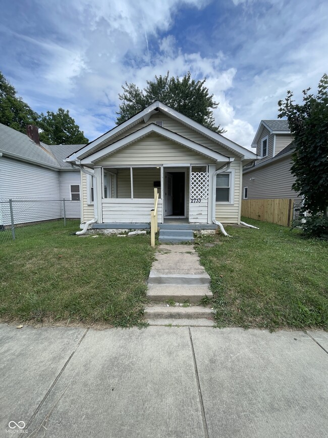 Building Photo - 2733 Lasalle St