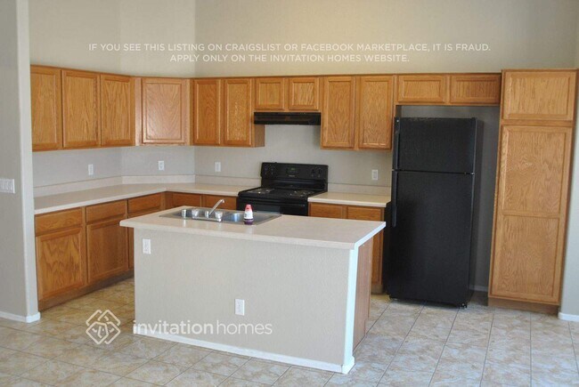 Foto del edificio - 15915 W Smokey Dr