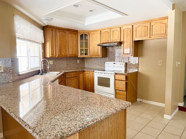 Building Photo - 2061 Peachtree Cir