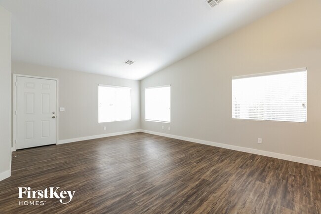Foto del edificio - 419 Drake St