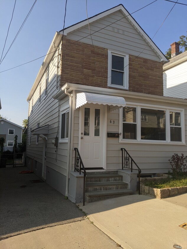 Primary Photo - 63 Woodbury St