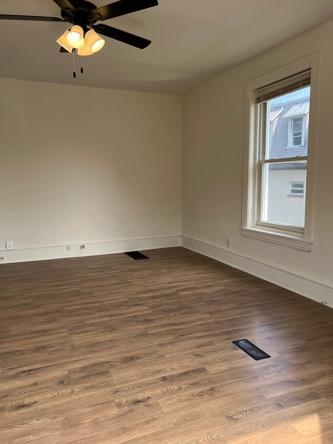Building Photo - 511 E Brinton St