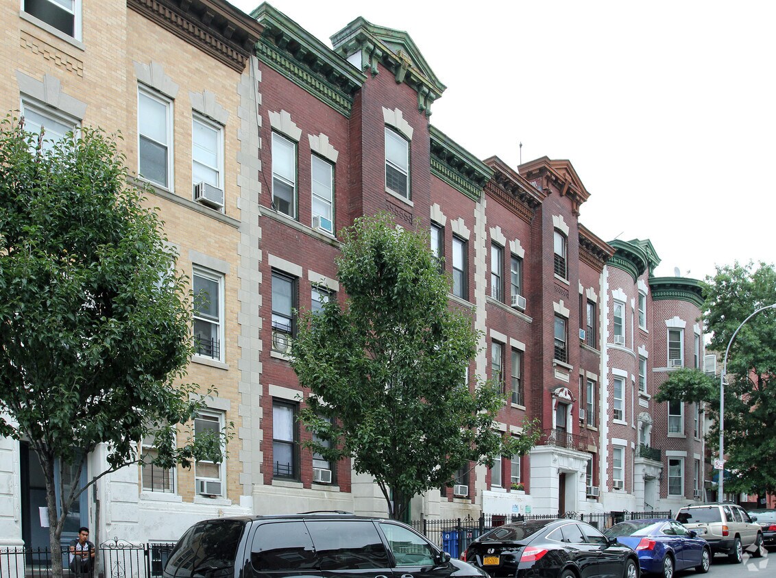 Primary Photo - 455 40th St