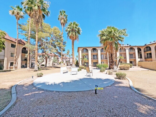 Foto del edificio - 3033 E Devonshire Ave