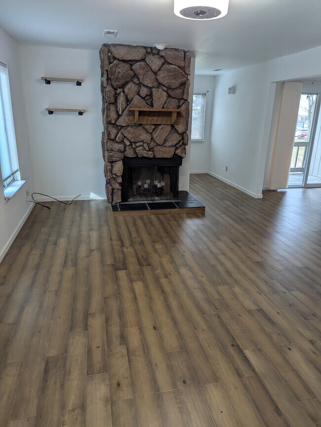 Foto del edificio - 108 Burwash Ave