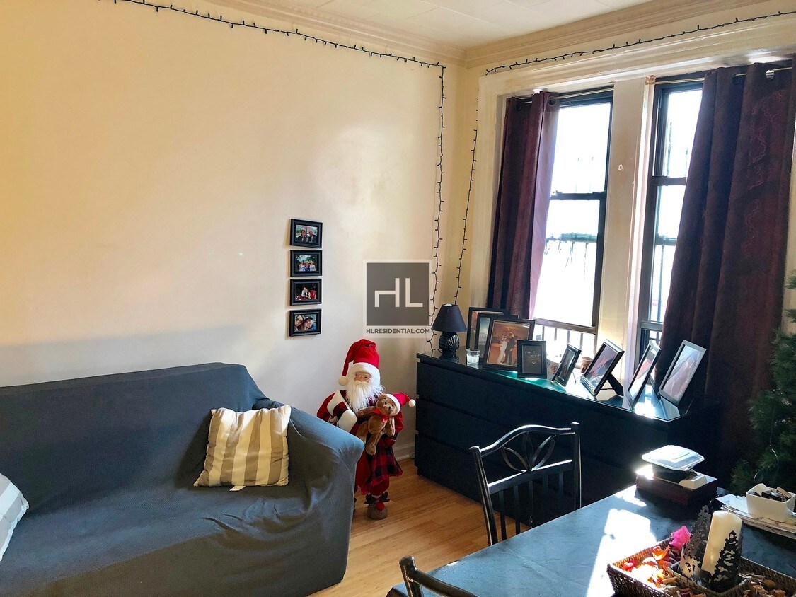 Foto principal - 1906 Ditmars Blvd