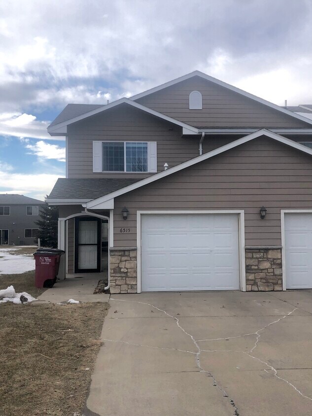 6515 S. Santa Rosa Pl. - 6515 S Santa Rosa Plz