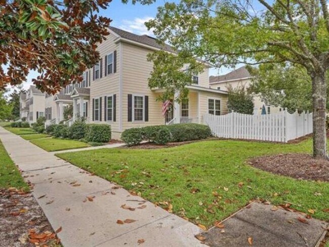 Foto del edificio - Three Bedroom Townhome in Southwood