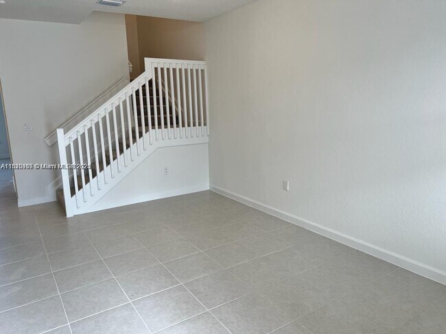 Foto del edificio - 2633 SE 10th St
