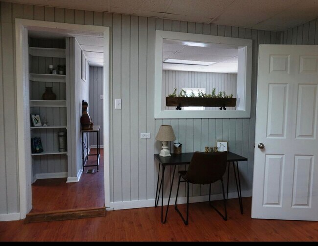 Foto del edificio - 129 Henry Ave