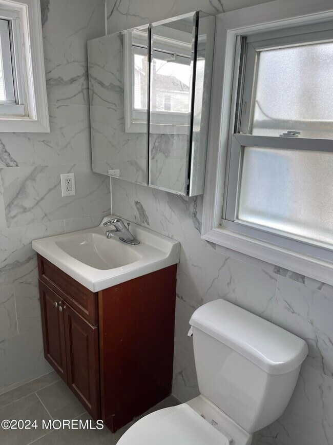 Foto del edificio - 34 Navesink Ave