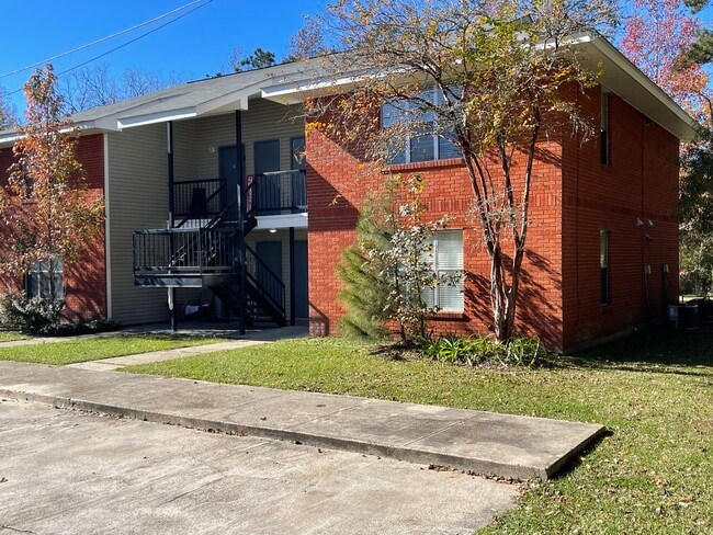 Building Photo - 390 Guzzardo Ln