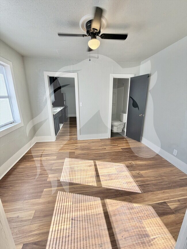 Foto del edificio - 332 S Pine St