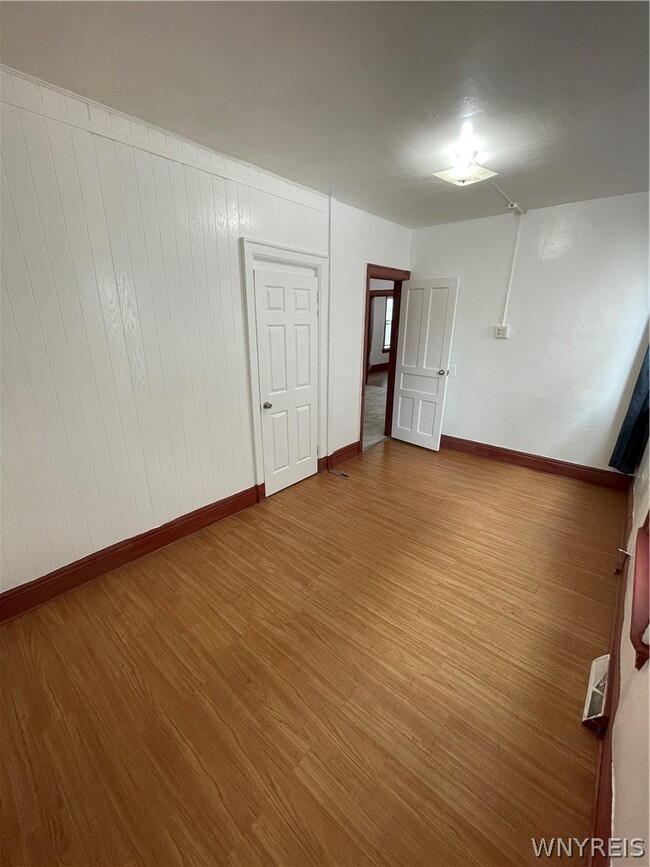 Building Photo - 298 Winslow Ave