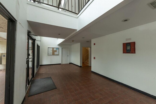 Foto del edificio - 3065 Walnut Bend Ln