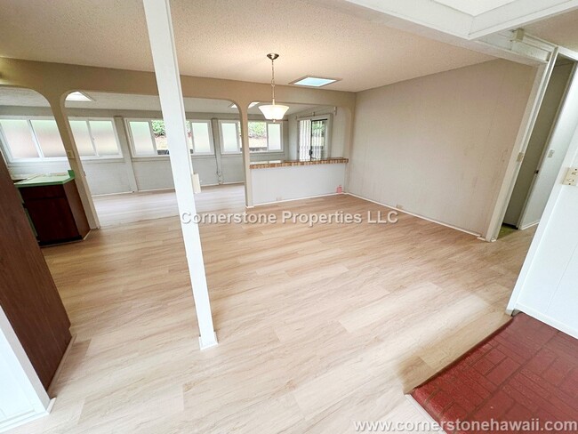 Building Photo - 1687 Puananala St