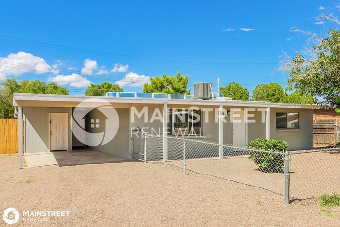 Primary Photo - 4917 N Sunrise Ave, Tucson, AZ 85705
