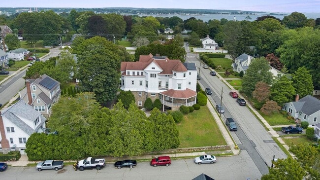 Interior Photo - Apartments near water in New London