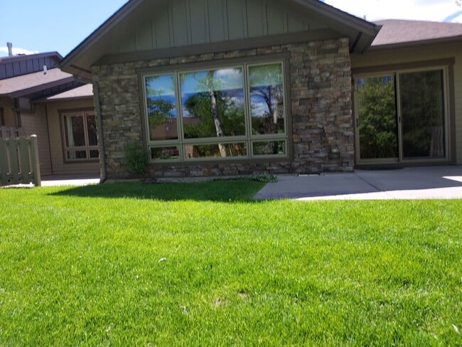 Building Photo - 3 bed 2 bath Condo in Bozeman