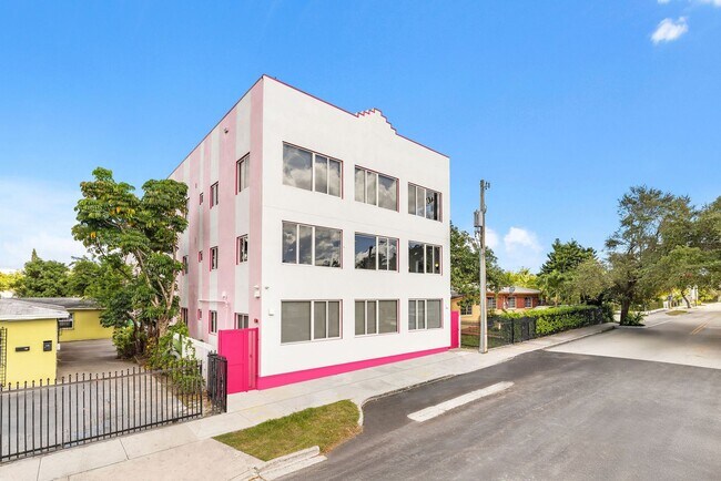 Building Photo - WN32