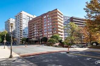 Building Photo - 4550 N Park Ave