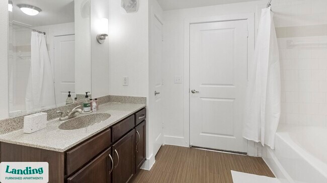 Foto del edificio - 7373 Valley View Ln