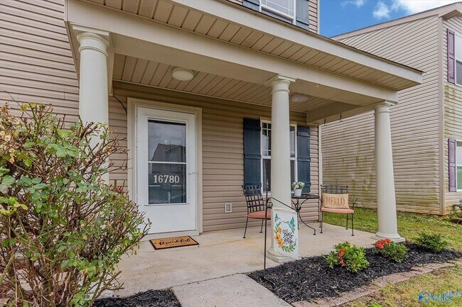 Building Photo - 16780 Wellhouse Dr