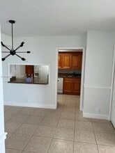 Building Photo - 2000 Towerside Terrace