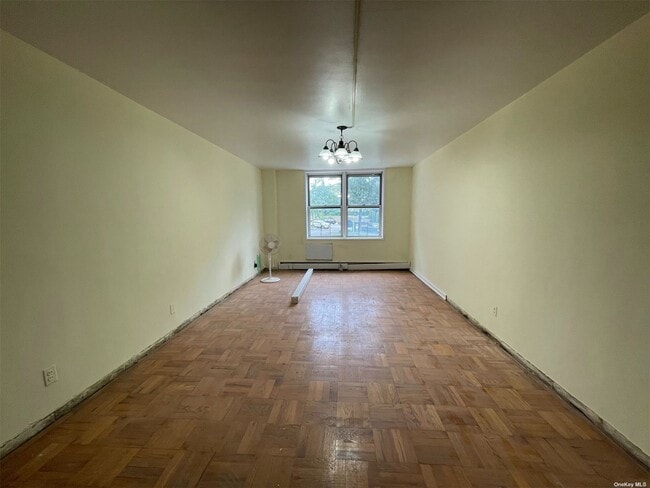 Building Photo - 5440 Little Neck Pkwy