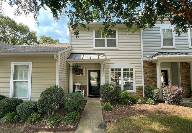 Foto del edificio - 2709 Willow Pines Pl