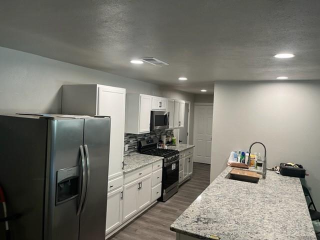 Foto del edificio - 704 Oakwood Dr