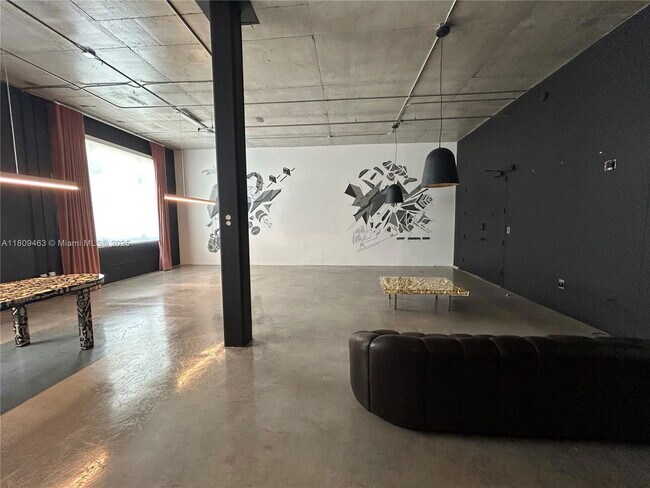 Foto del edificio - 250 NW 23rd St