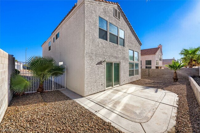 Foto del edificio - 8215 Mt Brodie Cir
