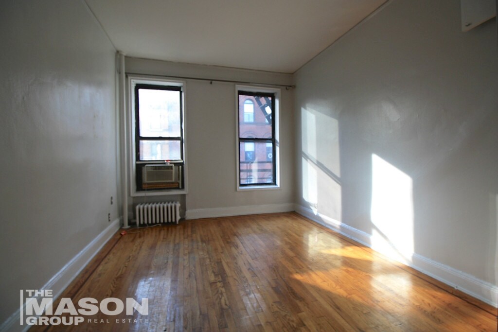 Primary Photo - 331 W 43rd St