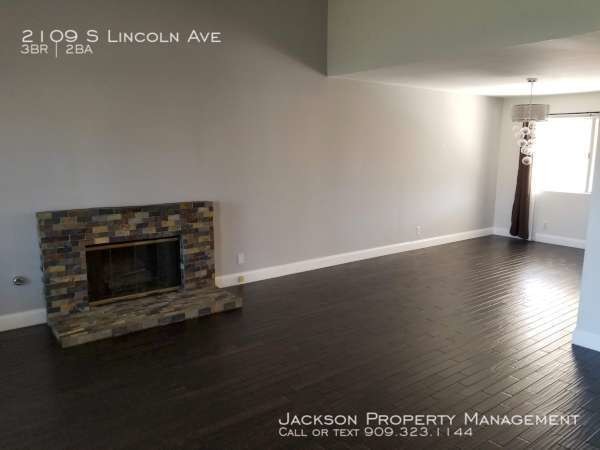 Building Photo - Beautiful 3 bedroom Home in Corona!