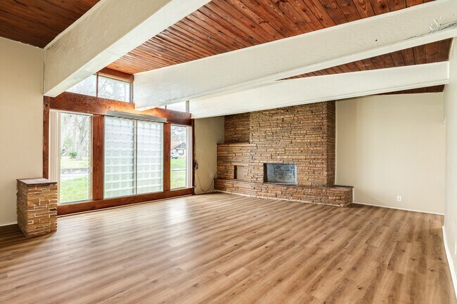 Foto del edificio - 159 Oak Dr