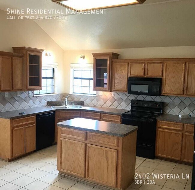 Foto del edificio - 2402 Wisteria Ln