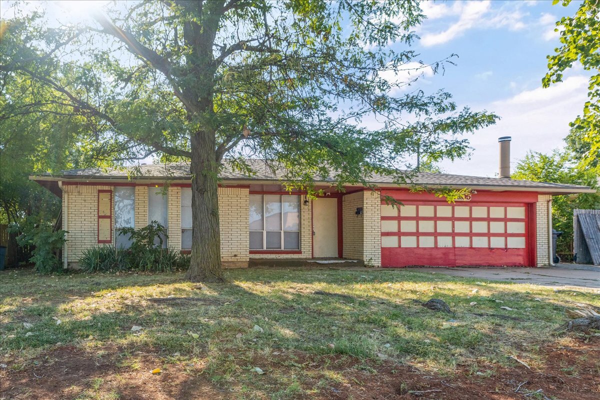 2005 Julie Dr, Moore, OK 73160 House for Rent in Moore, OK