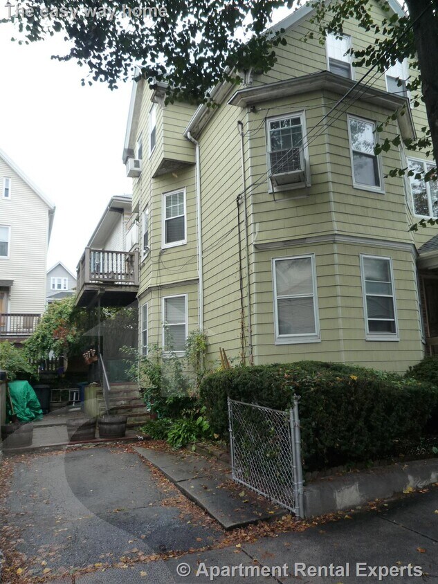 Somerville 3 Bedroom In Unit Laundry P... Townhouse for Rent in