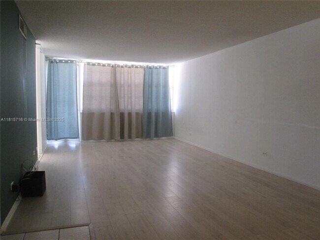 Foto del edificio - 250 174th St